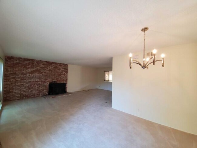 Building Photo - 5 bedroom in San Rafael CA 94903