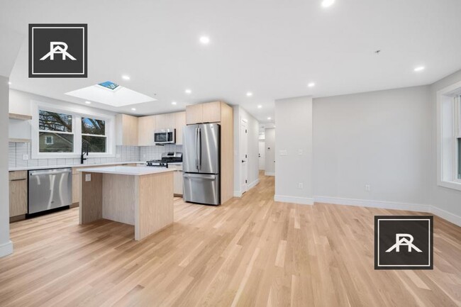 Building Photo - 3 bedroom in Boston MA 02130
