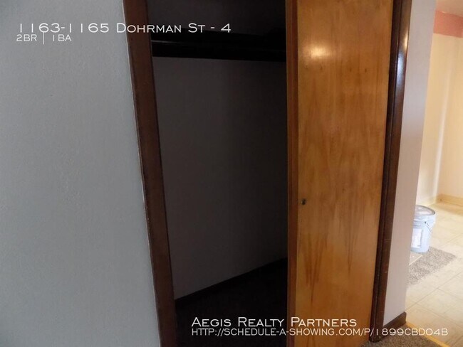 Foto del edificio - 1163-1165 Dohrman St