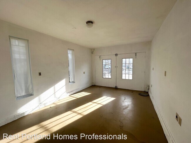 Foto del edificio - 3 br, 1 bath House - 6829 SE Cora Street