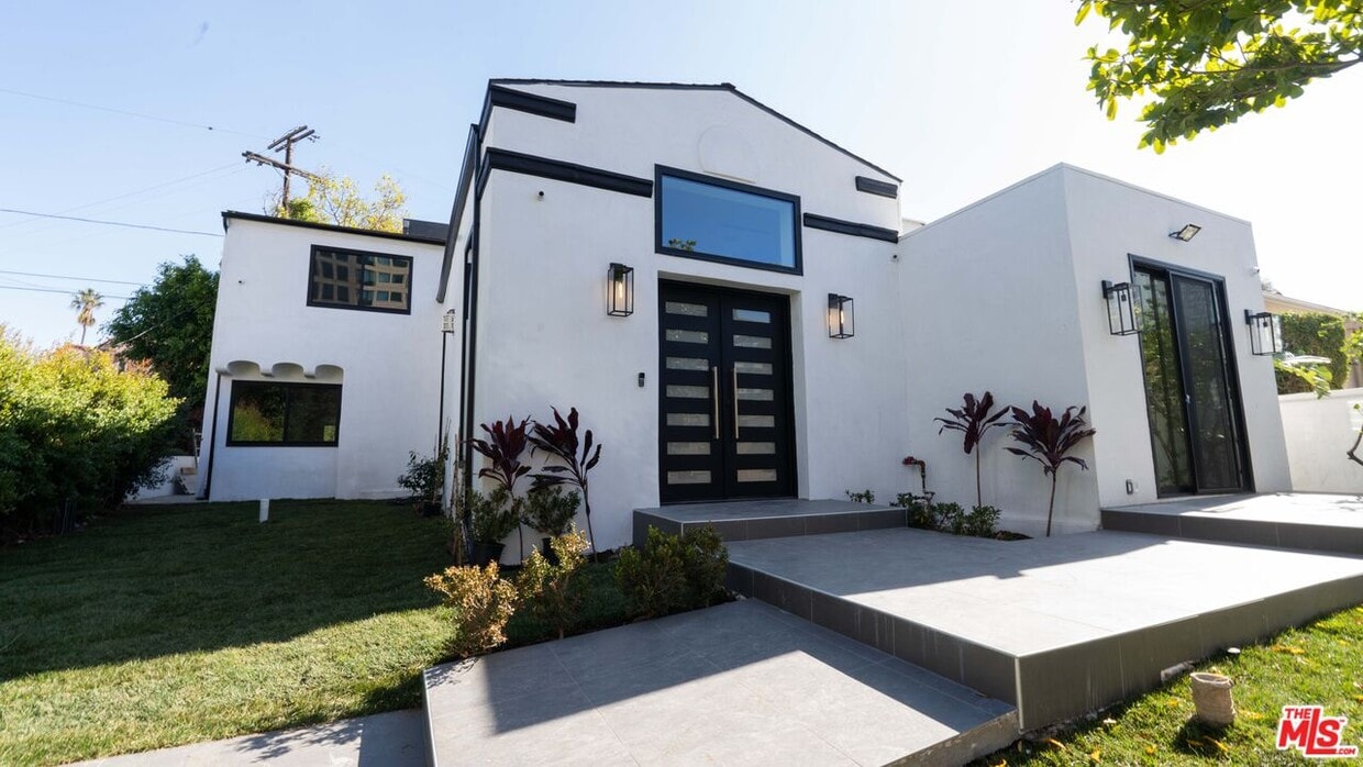 Foto principal - 10520 Ashton Ave