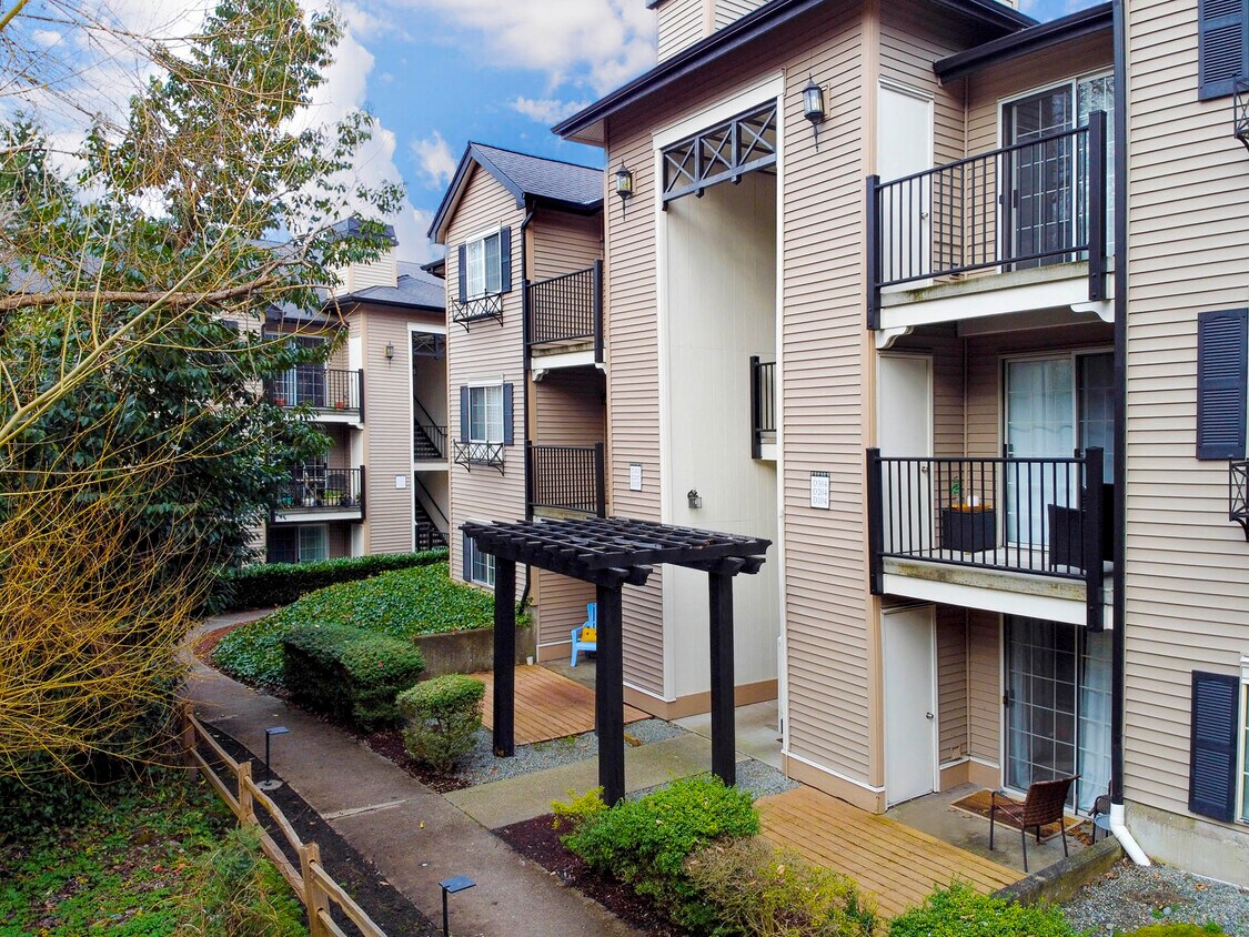 215 9th St Unit D103, Kirkland, WA 98033 Condo for Rent in Kirkland