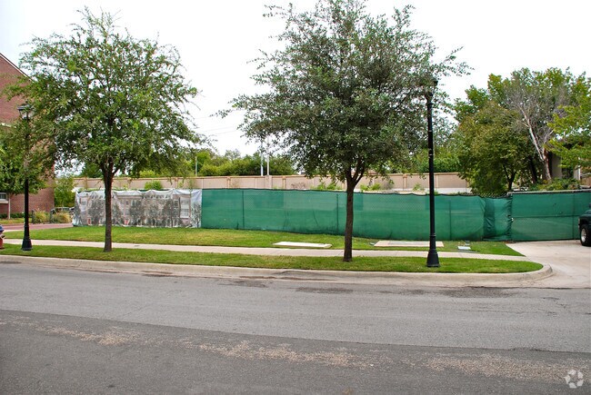 Foto del edificio - Eastern Avenue Apartments