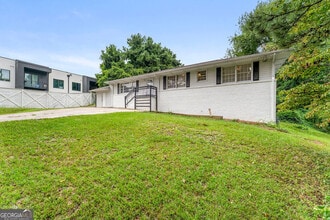 Building Photo - 1131 Custer Ave SE