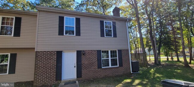 Building Photo - 4906 Savoy Pl