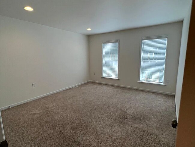 Building Photo - 706 Mayer Pl