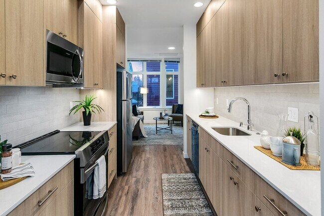 Building Photo - New Designer 3 BED 2 BATH Townhome for Rent