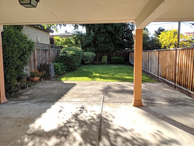 patio and backyard - 525 S Murphy Ave