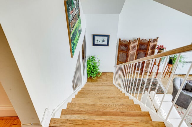 Building Photo - 1200 N Nash St