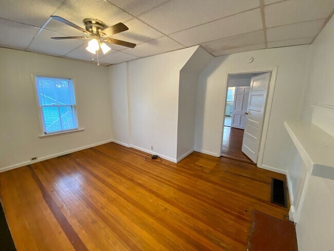 Building Photo - West AVL - Nice Apartment minutes from Hay...