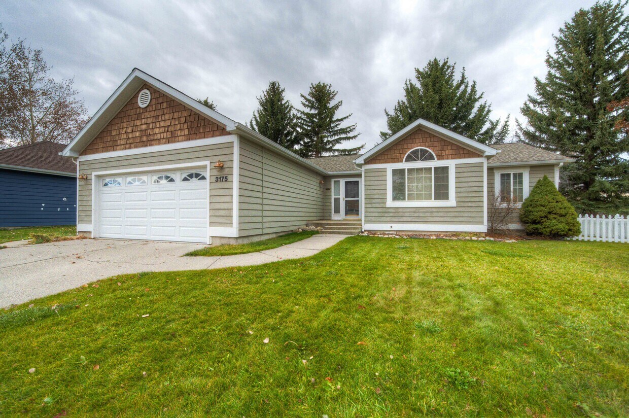 Primary Photo - 3175 Fieldstone Dr W