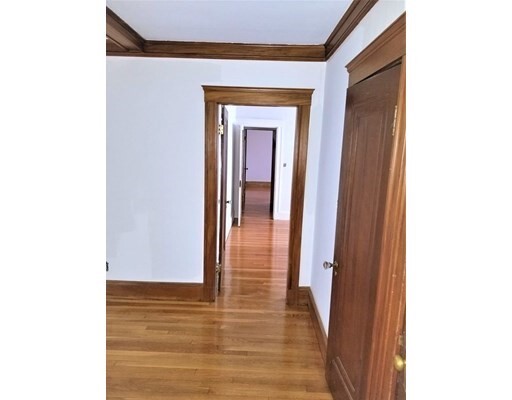 Building Photo - 14 Wildwood Ave