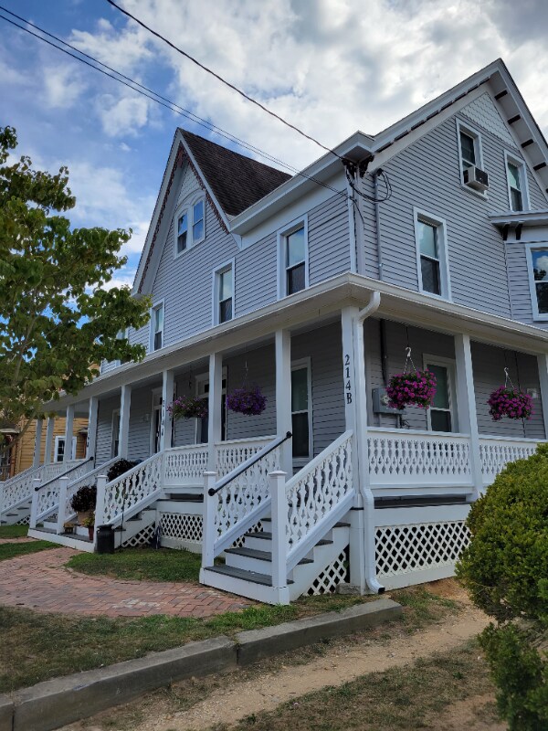 Primary Photo - 216 S Main St