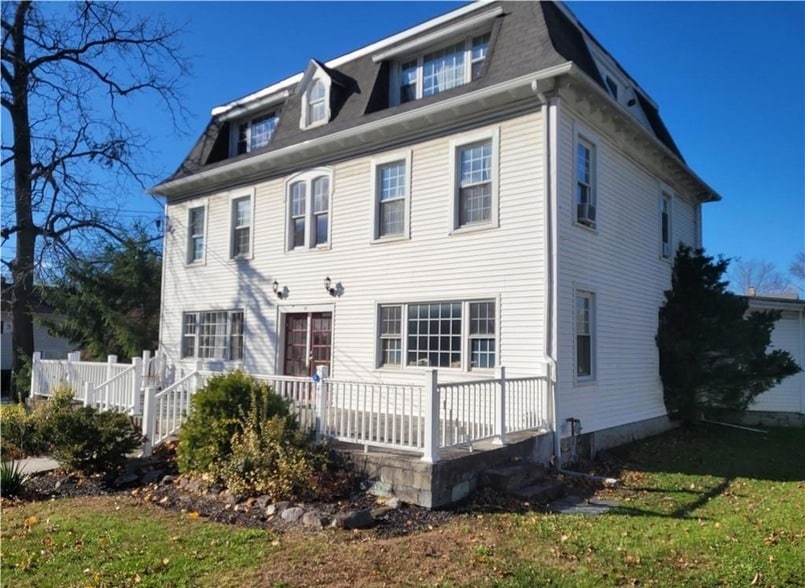 Primary Photo - 14 Bridge St