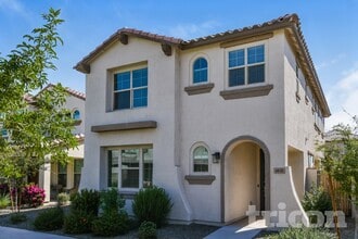 Building Photo - 4820 S Mole