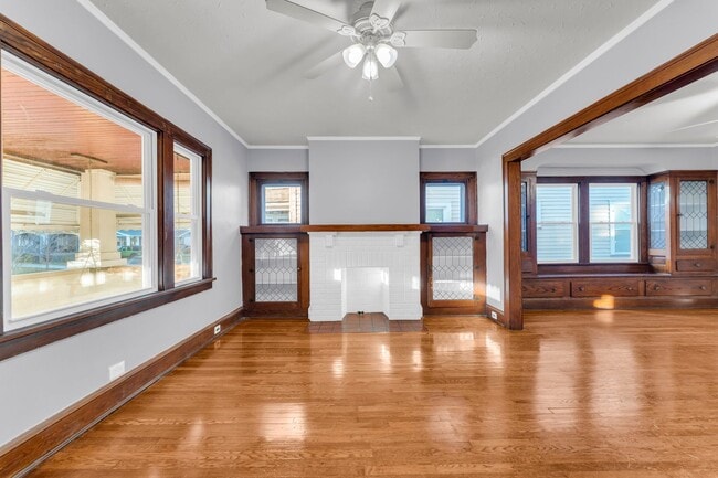 Foto del edificio - 2101 Elbur Ave