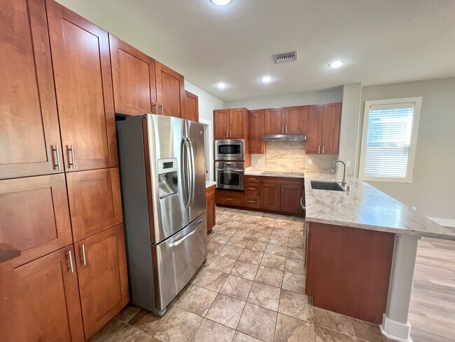 Building Photo - Haleaka Single Family 4 bedroom 3 bedroom ...