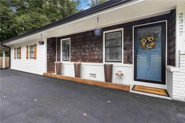 Building Photo - 2327 Young Rd