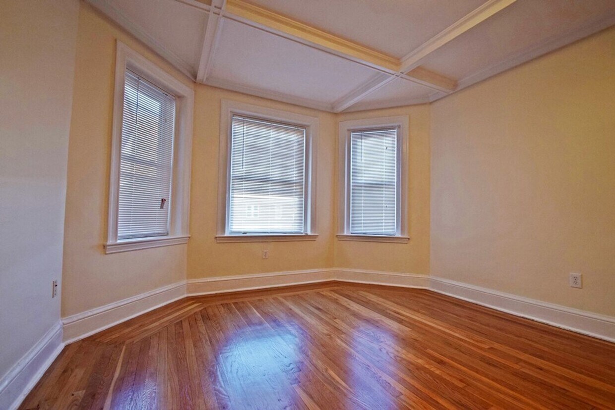 Primary Photo - Closest to BU 4-bed 2-bath