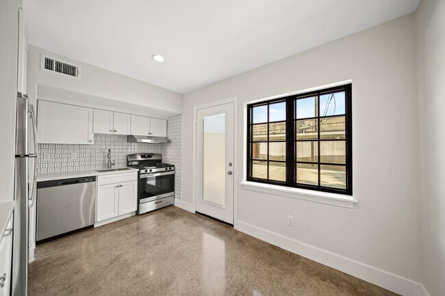 Foto del edificio - 520 Lovett Blvd