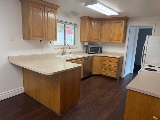 Foto del edificio - 1134 Cherry Ln