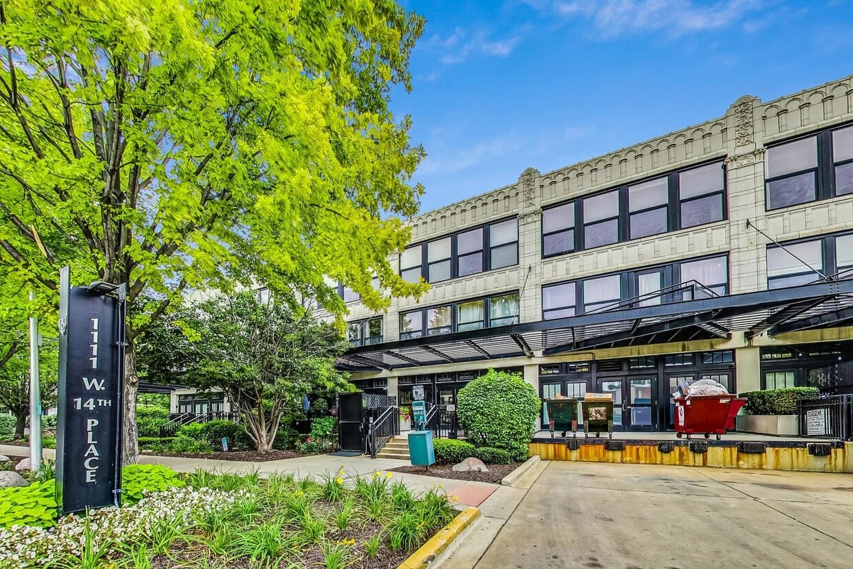 Foto principal - 1111 W 14th Plz