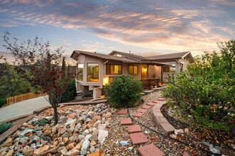 Building Photo - 2349 Loma Vista Dr