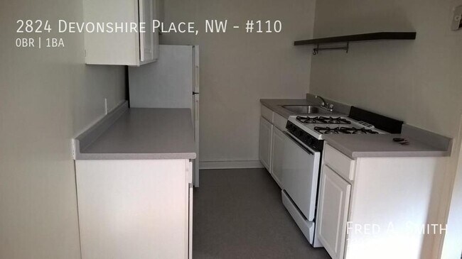 Foto del edificio - 2824 Devonshire Pl NW