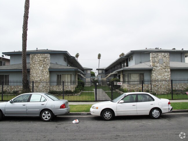 Foto principal - 636 E. 97th St.