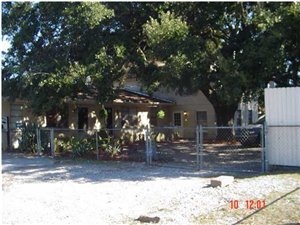 Building Photo - 2647 Bonds Ave