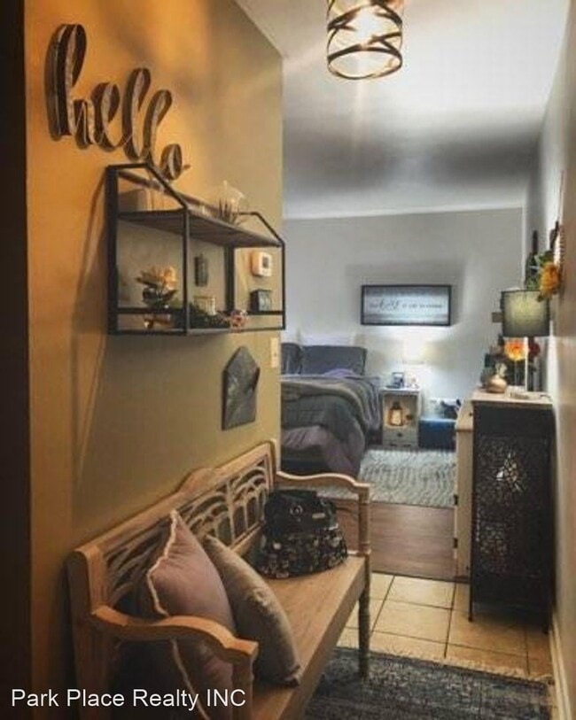 Building Photo - Studio, 1 bath House - 2840 Colonial Ave S...