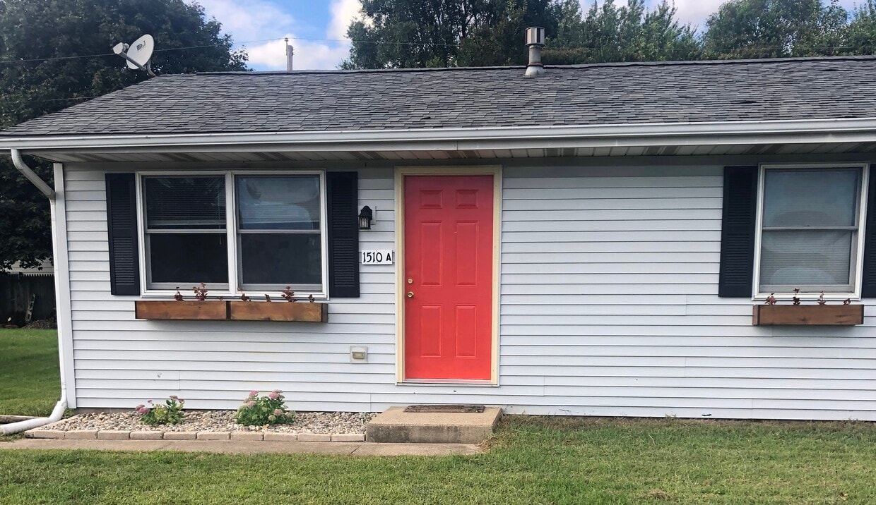 Front - 1510 Dot Street