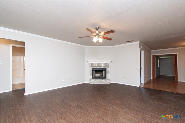 Foto del edificio - 3808 Split Oak Dr