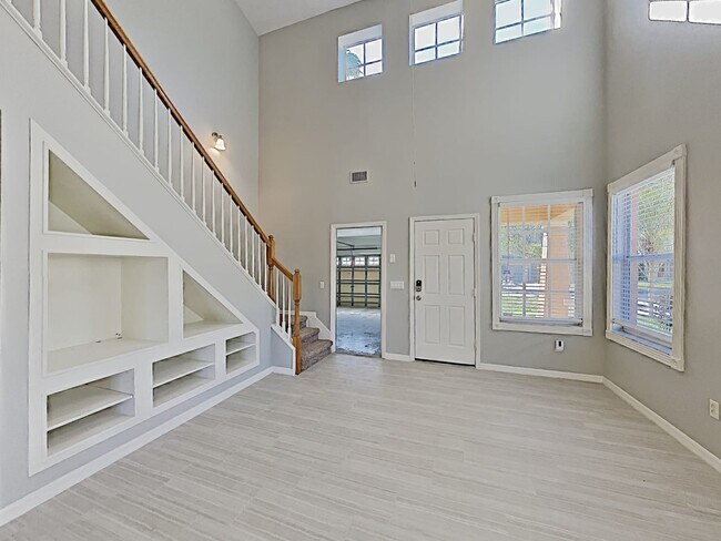 Building Photo - 1118 Lake Shore Ranch Dr