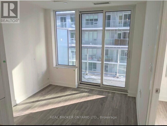 Photo du bâtiment - 99-3599 Broadway Ave