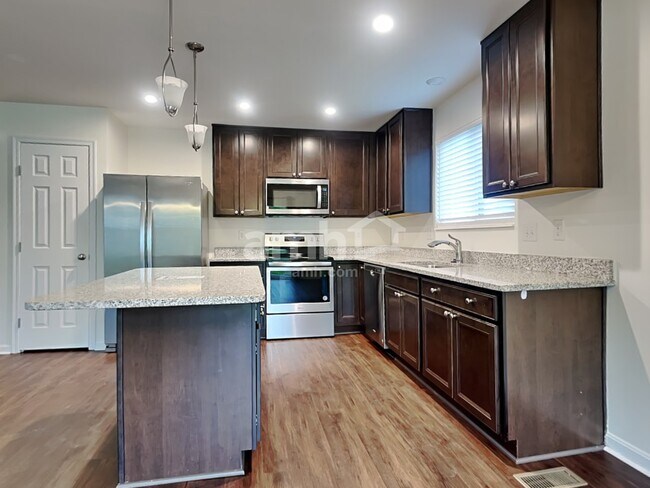 Foto del edificio - 724 Mary Ln Ext