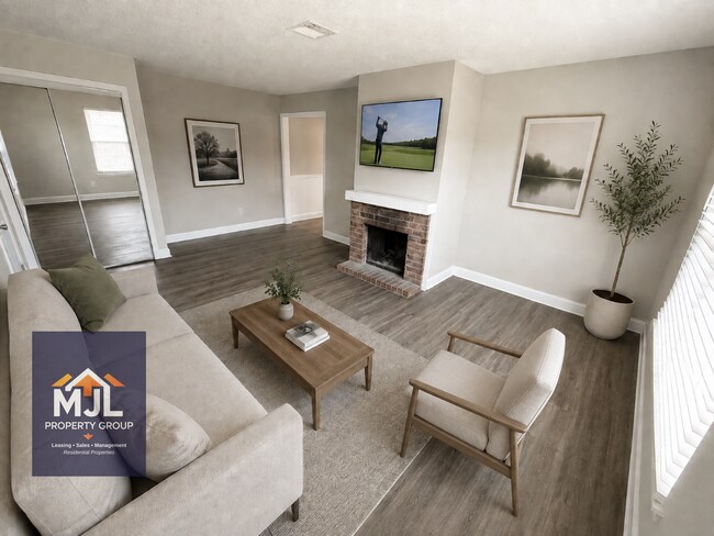 Foto del edificio - Renovated 2 Bedroom/ 1 Bath Apartment with Garage *READY NOW*