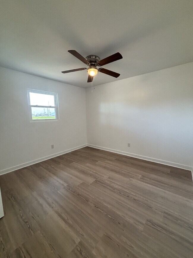 Foto del edificio - "Charming 2-Bed Gem in Lynn Haven - Cozy 7...