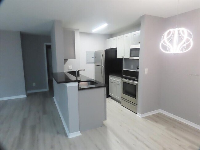 Foto del edificio - 5986 Westgate Dr