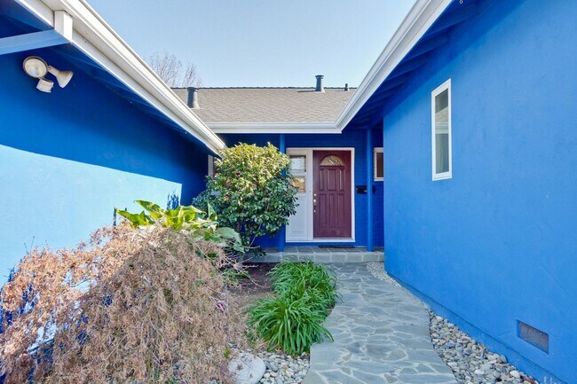 Foto del edificio - Wow! What a Great Home! Available Soon!