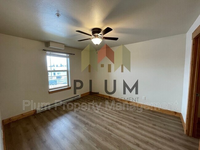 Foto del edificio - 1245 Waverly St