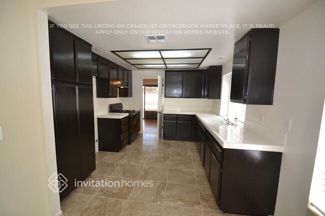 Foto del edificio - 44226 Halcom Ave
