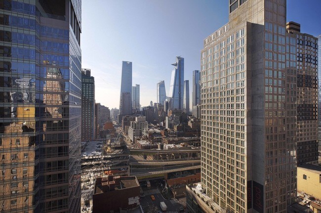 Building Photo - 360 West 43rd Street