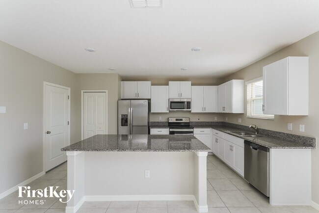 Building Photo - 1417 Golden Glow Dr