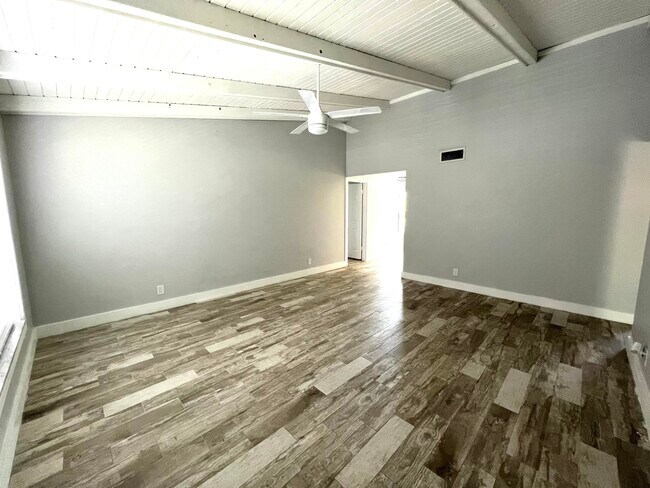 Foto del edificio - 2 Vía De Casas Sur