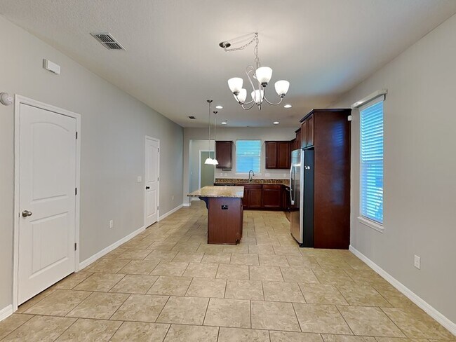 Foto del edificio - 1574 Softshell St