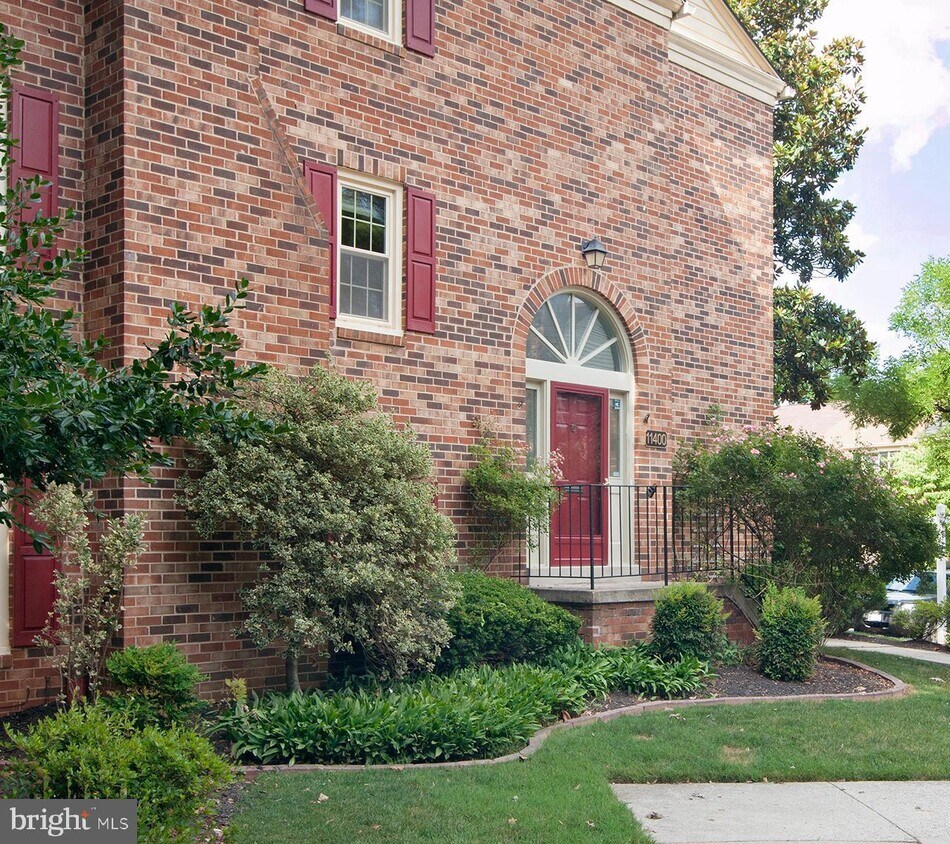 11400 Dorchester Ln, Rockville, MD 20852 Townhome Rentals in