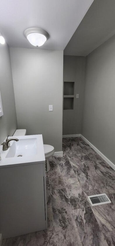 Building Photo - 223 W Locust St