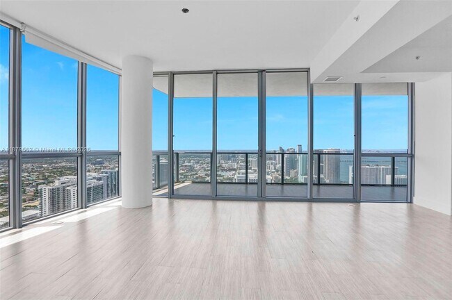 Foto del edificio - 1100 Biscayne Blvd