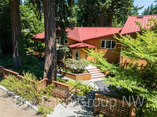 Building Photo - Extraordinary Custom Enatai Home *4min to ...